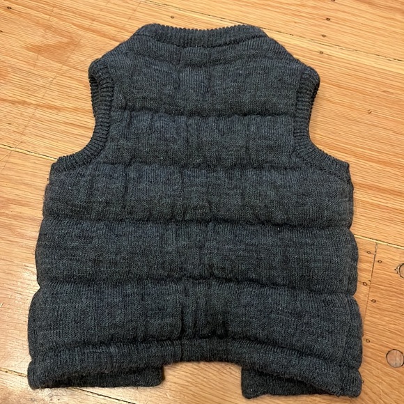 Zip up vest - Picture 4 of 5